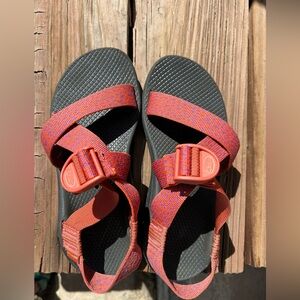 Women’s Chaco Sandals Z/Cloud Mega straps size 8